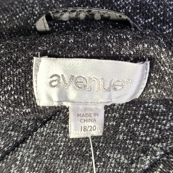 NWT AVENUE - SIDE SLIT HOODED WALKER COAT sz 18/20 - Picture 4 of 8